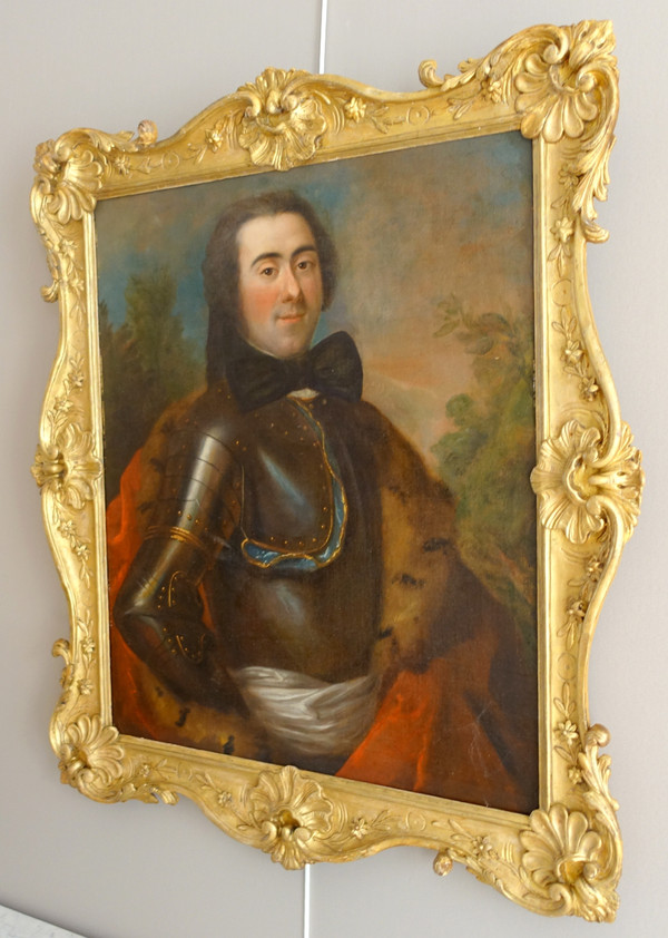 Portrait of an aristocratic officer, carved and gilded wood frame - Louis XV period 18th century