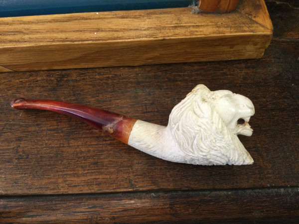 Meerschaum lion head pipe