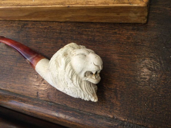 Meerschaum lion head pipe