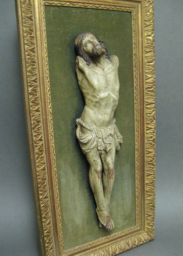 Christ en bois sculpté polychrome, XVIIIe siècle 