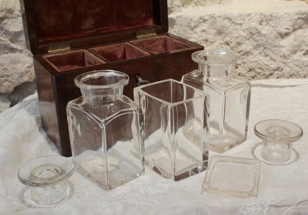 Travel tea box in veneer wood and its 3 original bottles, 19th century period