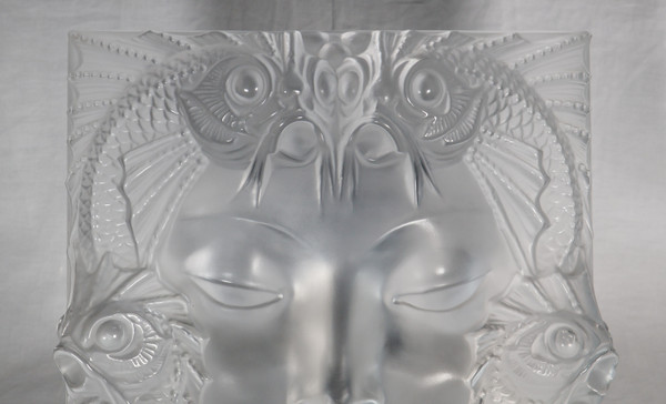 Lalique France Motif décoratif "Fontaine Poissons" ou "Masque femme" 