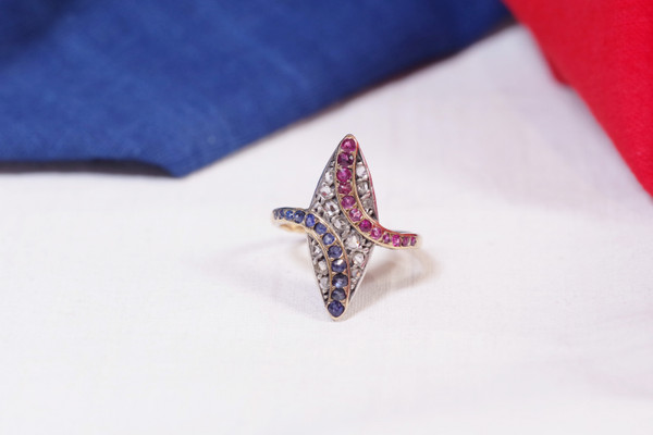 Patriotischer Marquise-Ring aus 18 Karat Gold und Silber, französische Flagge, Flaggenfarbe, blau-weiß-rot