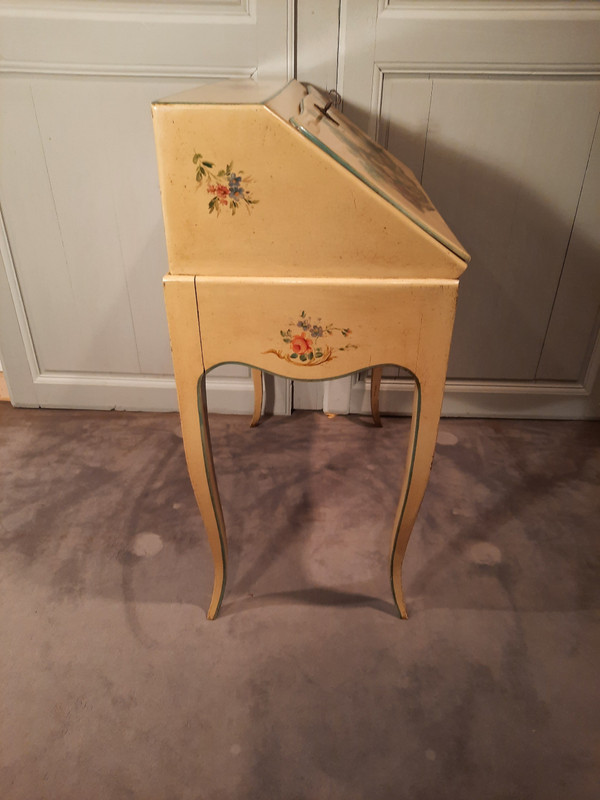 Louis XV style sloping desk painted in the style of the 18th century.