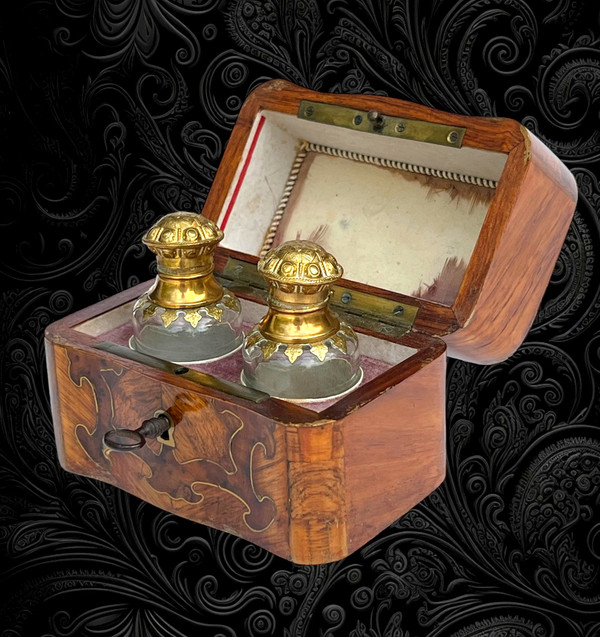 ANTIQUE MARQUETRY PERFUME BOX WITH ITS NAPOLEON III PERIOD BOTTLES