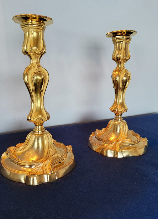 Pair of Candlesticks in Chiseled and Gilded Bronzes - Louis XV Style 