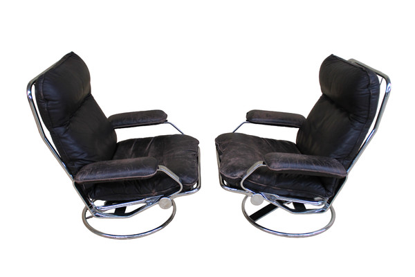 Vintage postmodern Italian leather armchairs, from the 80s 