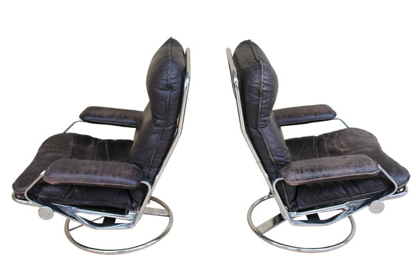 Vintage postmodern Italian leather armchairs, from the 80s 