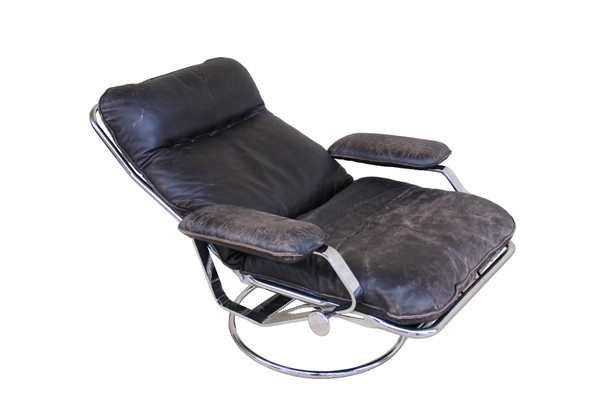 Vintage postmodern Italian leather armchairs, from the 80s 