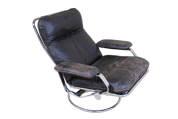 Vintage postmodern Italian leather armchairs, from the 80s 