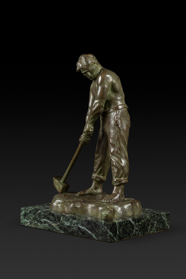 Small Art Deco bronze statue 'The Hammerer' by Victor Demanet (1895-1964): 