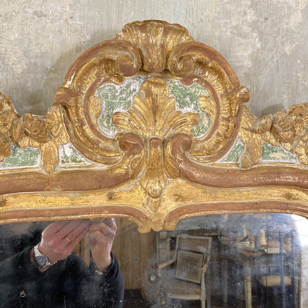 Miroir en bois doré XVIII