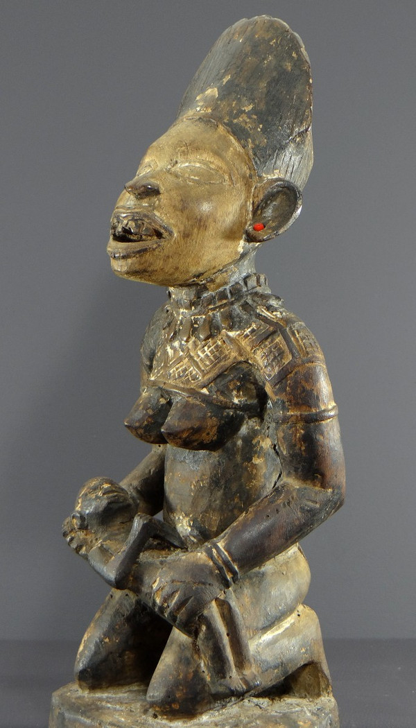 Democratic Republic of Congo, Yombe People, Carved Wooden Sculpture, 20th Century.