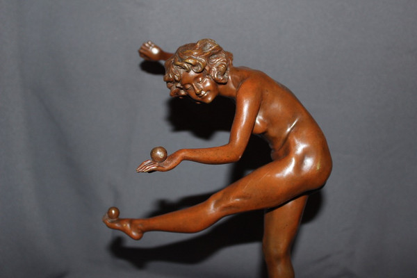 Bronze , Femme Jonglant Par Claire  Colinet Vers 1900