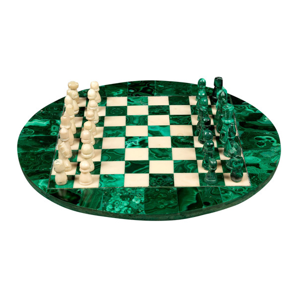 Petit plateau rond d’échecs en malachite et en marbre :