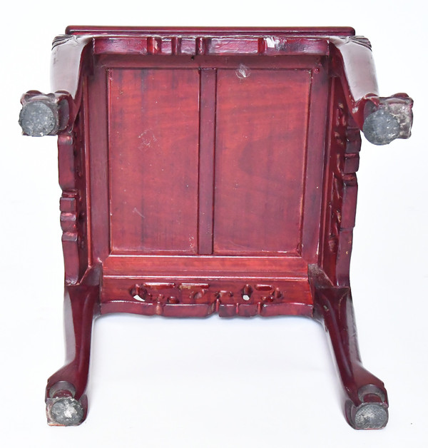 Suite of 10 Chinese chairs in red lacquer