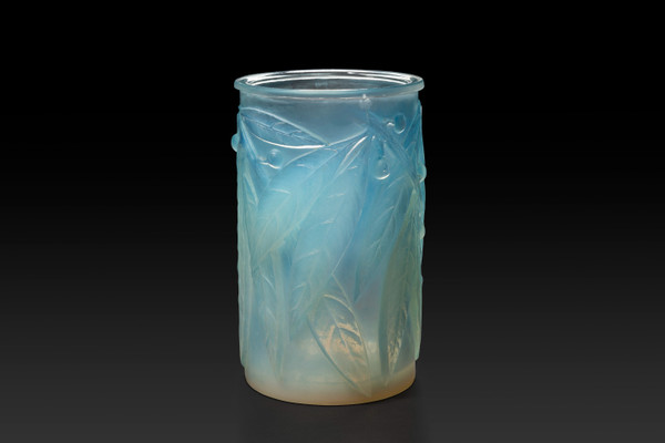 Vase "LAURIERS" (1922) de René Lalique (1860-1945): Une Œuvre Exceptionnelle à Acquérir