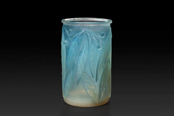 Vase "LAURIERS" (1922) de René Lalique (1860-1945): Une Œuvre Exceptionnelle à Acquérir