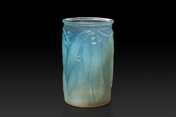 Vase "LAURIERS" (1922) de René Lalique (1860-1945): Une Œuvre Exceptionnelle à Acquérir