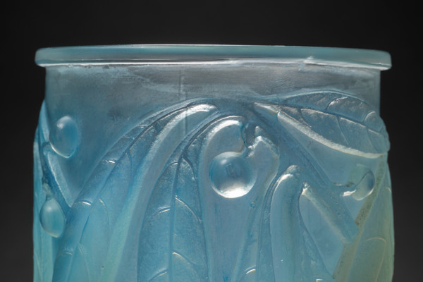 Vase "LAURIERS" (1922) de René Lalique (1860-1945): Une Œuvre Exceptionnelle à Acquérir