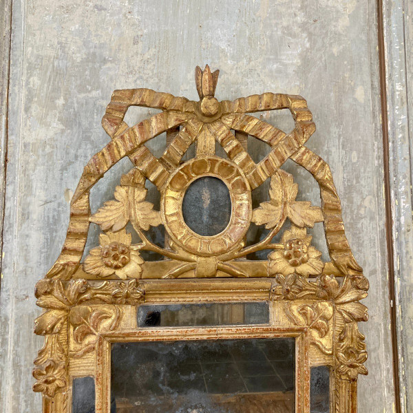 18th century mirror with glazing beads