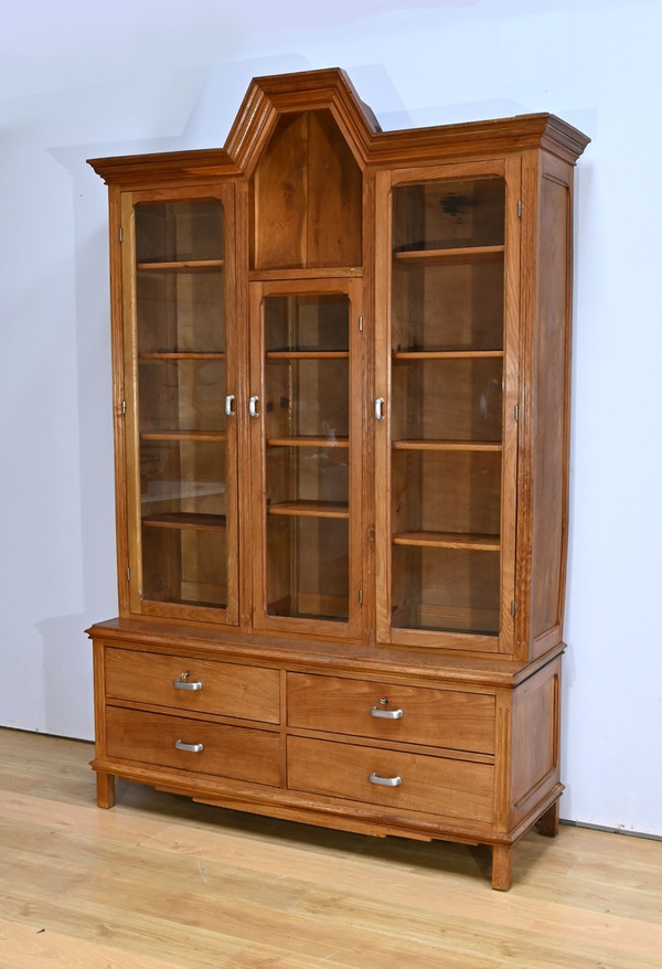 Oak bookcase from 1940