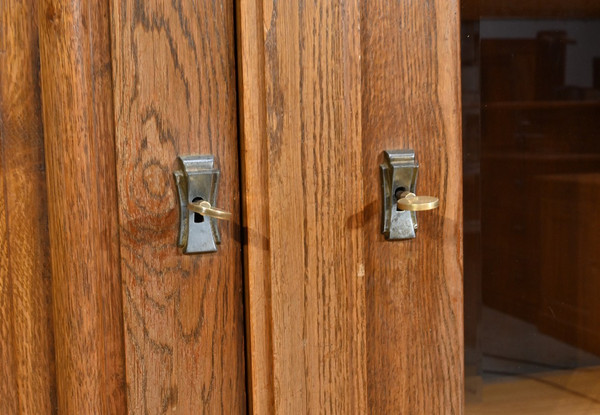 Bibliothèque en chêne avec trois portes