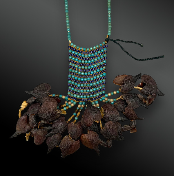 NECKLACE with rectangular breastplate - Amazonia, Central Brazil