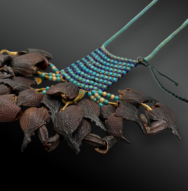 NECKLACE with rectangular breastplate - Amazonia, Central Brazil