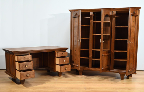 Middle desk in oak from the late 1940s art deco period