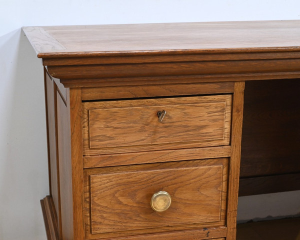 Middle desk in oak from the late 1940s art deco period