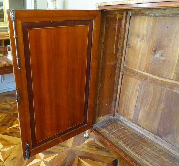 Transition period sideboard in satinwood marquetry - shallow depth - 18th century