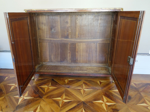 Transition period sideboard in satinwood marquetry - shallow depth - 18th century