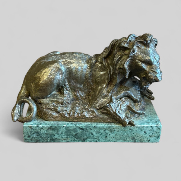 Pair Of Lions In Bronze XIX Period Marble Bases