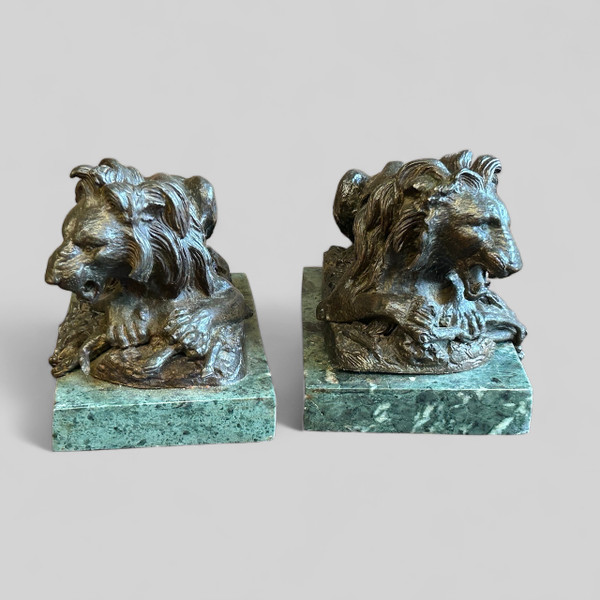 Pair Of Lions In Bronze XIX Period Marble Bases