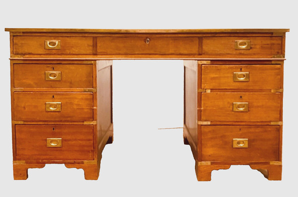 Regency flat desk in mahogany and mahogany veneer