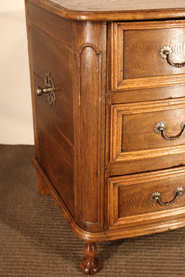 18th century chest of drawers