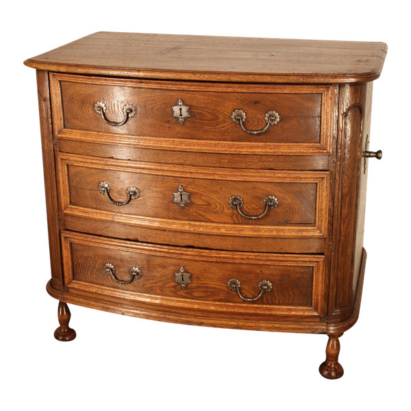 18th century chest of drawers