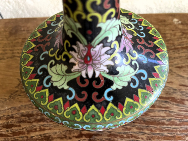 Vase cloisonné ancien, fin XIXème siècle, en excellent état.