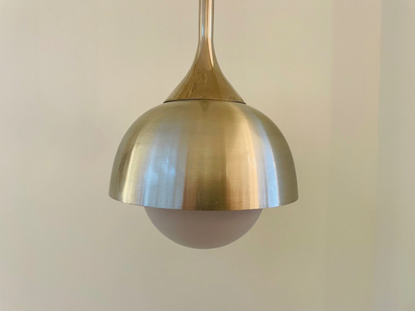 Pair of drop-shaped pendant lights