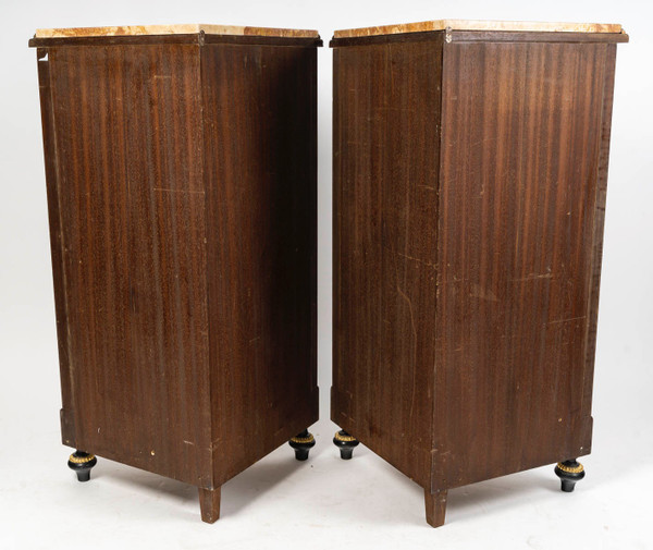 A beautiful pair of corners in wood and marquetry from the end of the 19th century 