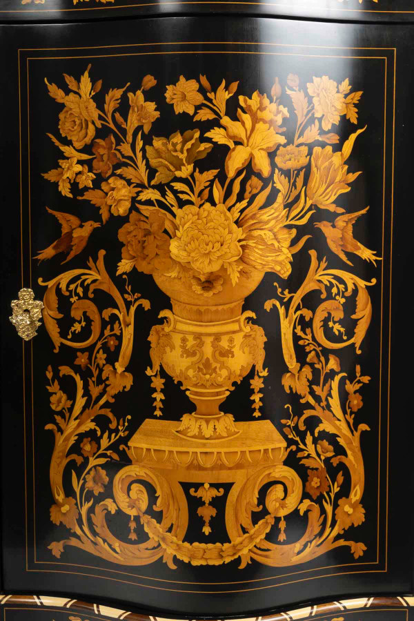 A beautiful pair of corners in wood and marquetry from the end of the 19th century 