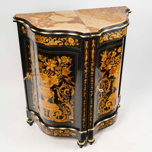 A beautiful pair of corners in wood and marquetry from the end of the 19th century 