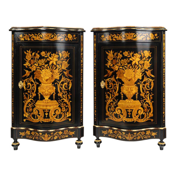 A beautiful pair of corners in wood and marquetry from the end of the 19th century 