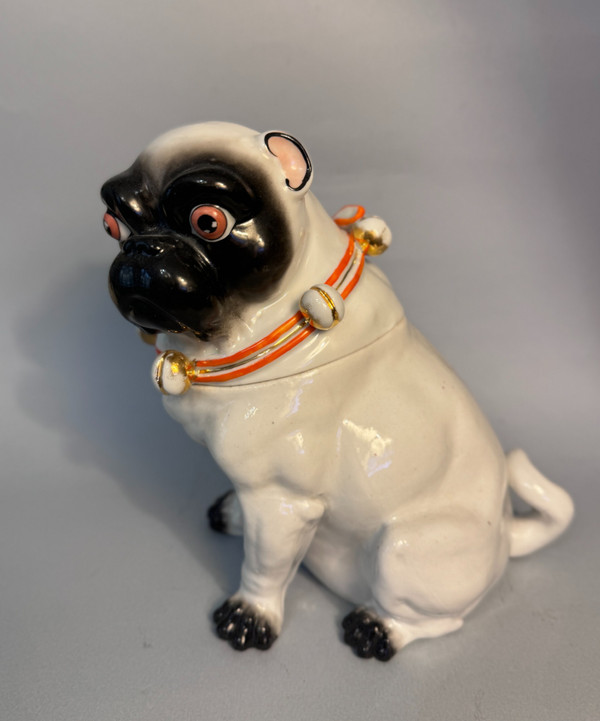 Saxony porcelain pug. Pössneck (Conta & Boehme)