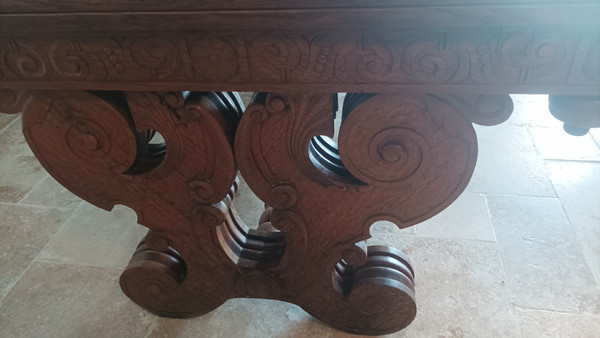 Rocaille table in carved solid oak