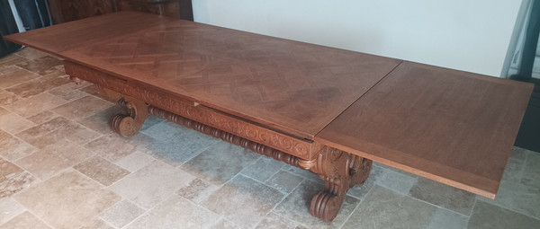 Rocaille table in carved solid oak