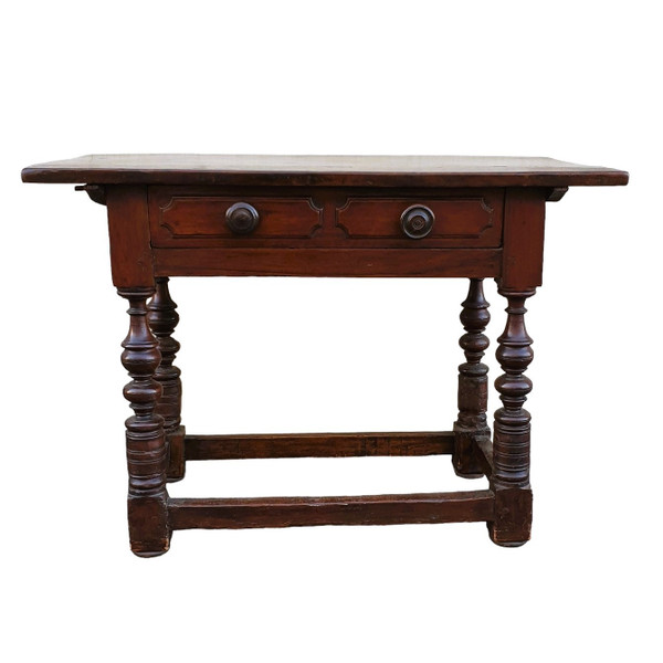 Tuscan walnut table, 17th century