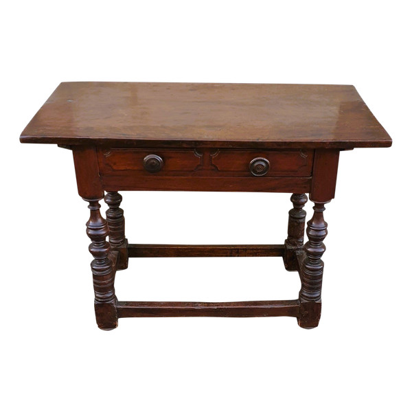 Tuscan walnut table, 17th century