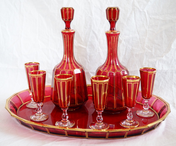 Baccarat: servizio da liquore in cristallo rosso rubino e dorato, modello Cannelures - etichetta in carta